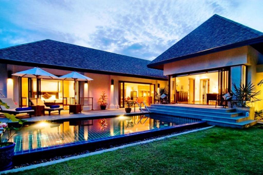 Villa Suksan Rawai Exterior photo